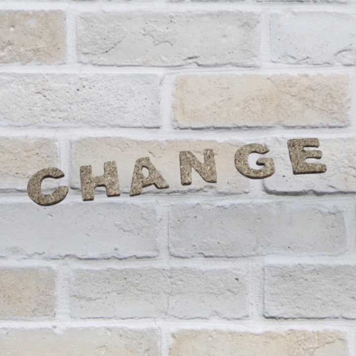 CHANGEの文字が浮き立つイメージ画像